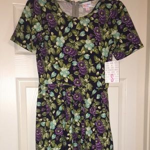 S NWT LULAROE AMELIAS